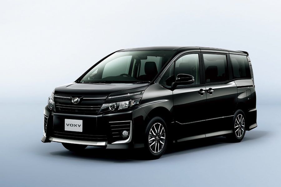 Voxy Black chauffeur