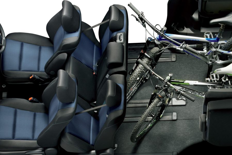 Voxy Black chauffeur