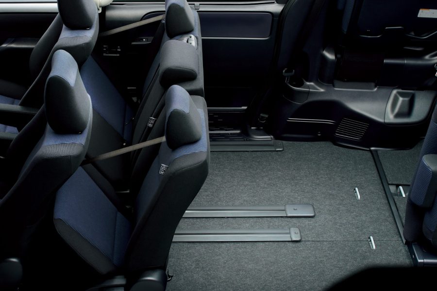 Voxy Black chauffeur