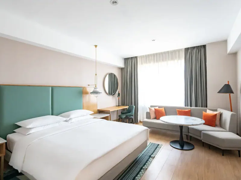 1 King Bed
