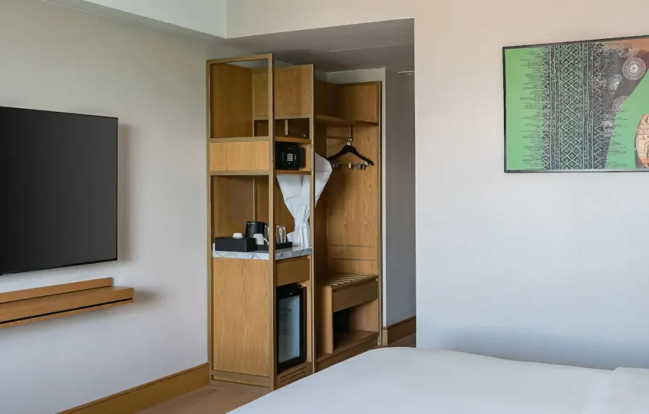 1 King Bed