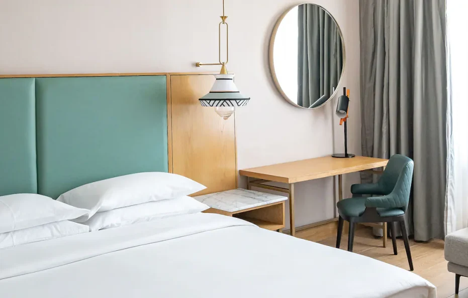 1 King Bed