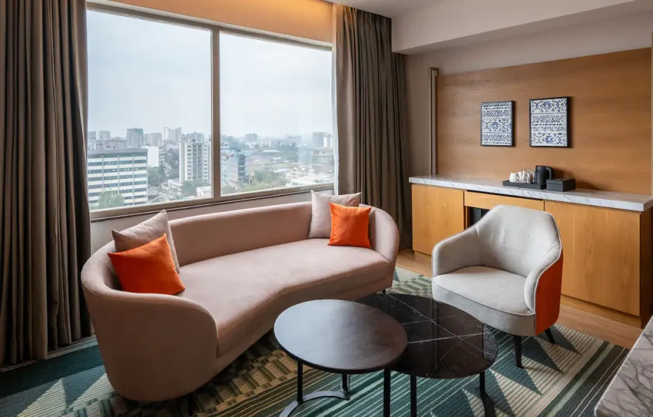 1 King Bed Deluxe