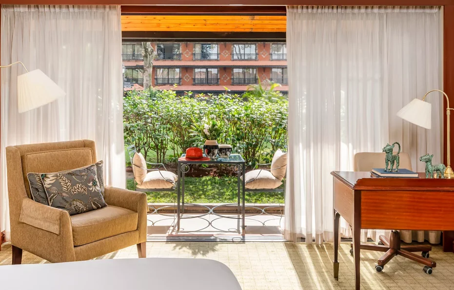 Deluxe Verandah Room with King Bed