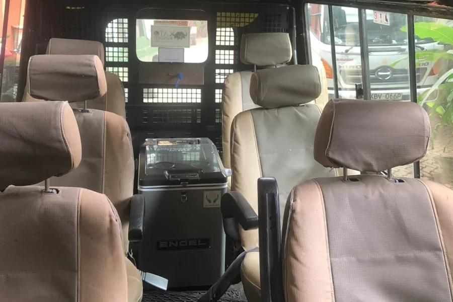 Land Cruiser 70 Series Green chauffeur
