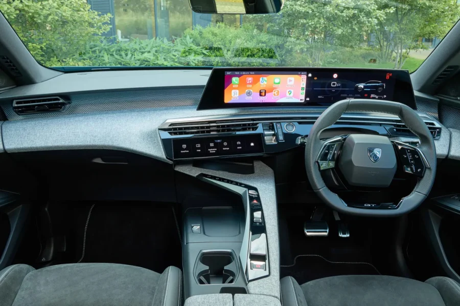 Peugeot 3008 VIP chauffeur BLK