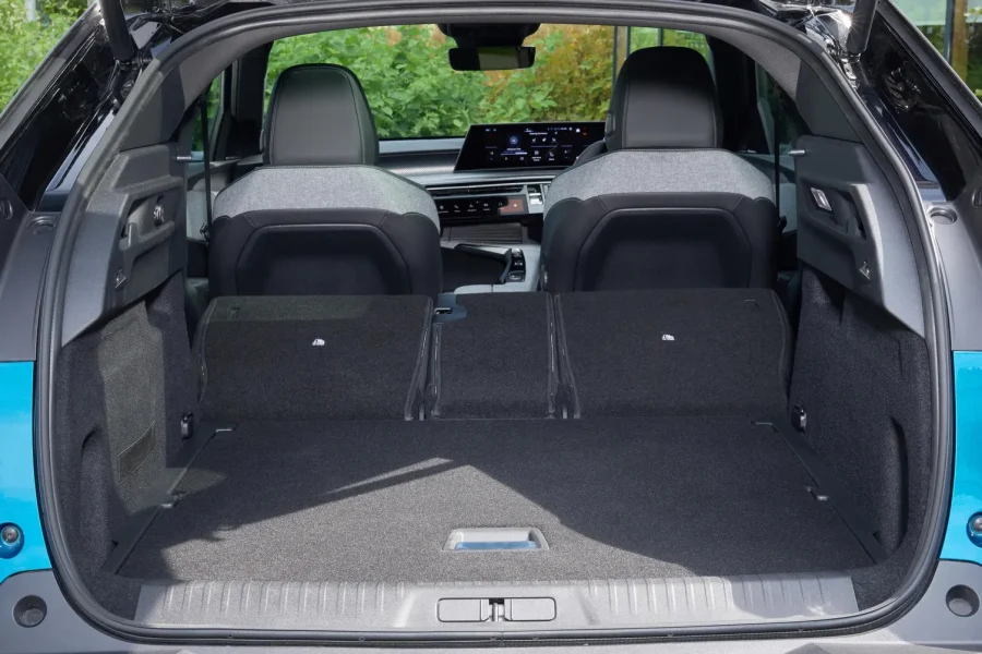 Peugeot 3008 VIP chauffeur BLK