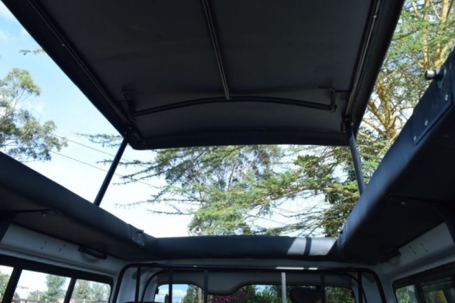 Hiace Van White chauffeur