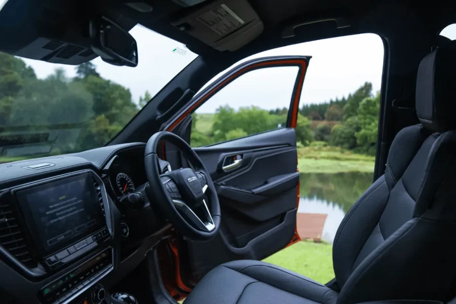 DOUBLE CAB Blue chauffeur