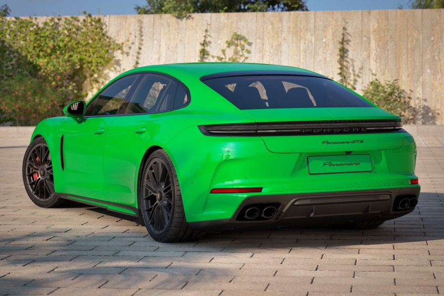 Panamera GTS Green chauffeur