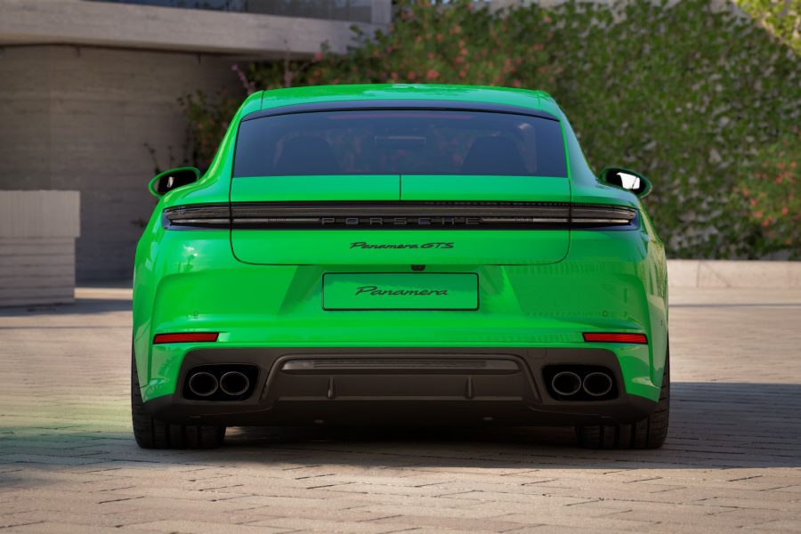 Panamera GTS Green chauffeur