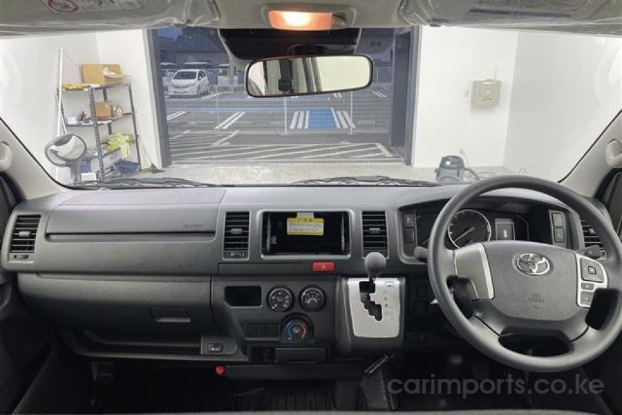Hiace Van White chauffeur