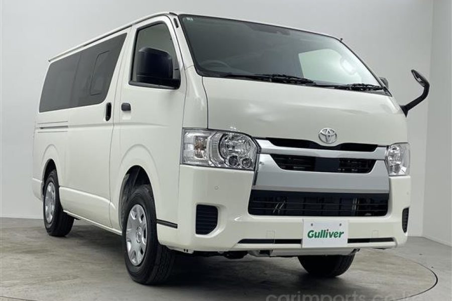 Hiace Van White chauffeur