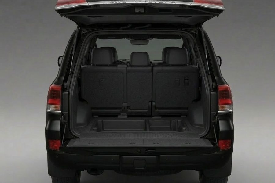 Land Cruiser V8 VIP chauffeur BLK